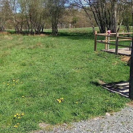Campsite Emplacement Toile De Tente , Caravane , Car Beaufay